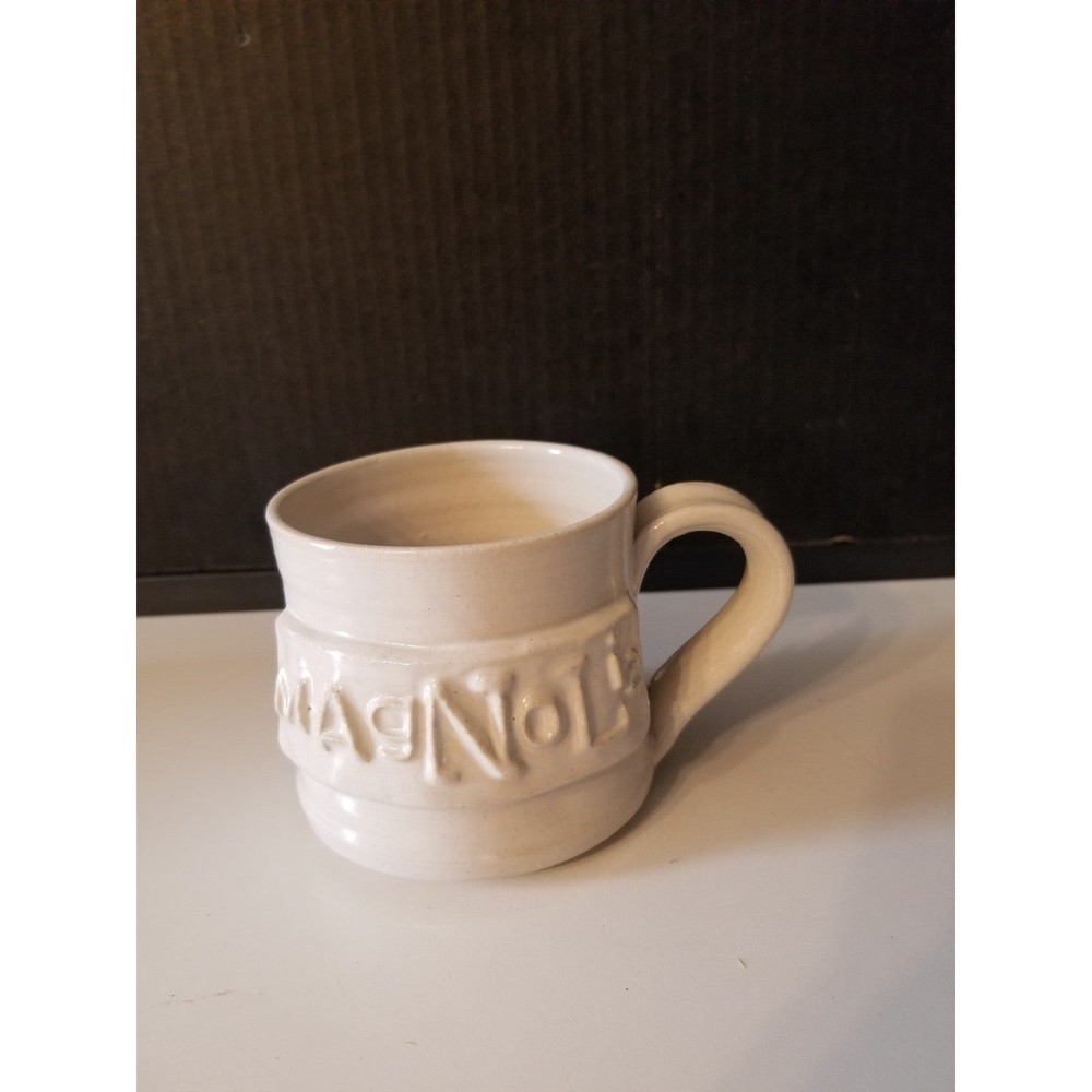 Magnolia coffee cup mug chip and Joanna silos mug beige cream